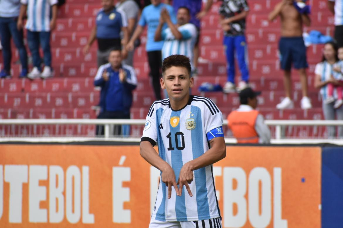 Diablito Echeverri en el Sudamericano Sub 17. Foto: @Argentina.